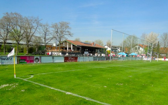 Willi-Widhopf-Stadion