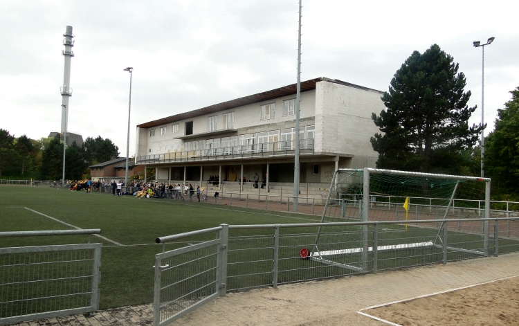 Sport- und Schulzentrum Hardtberg (Stadion Brüser Berg)