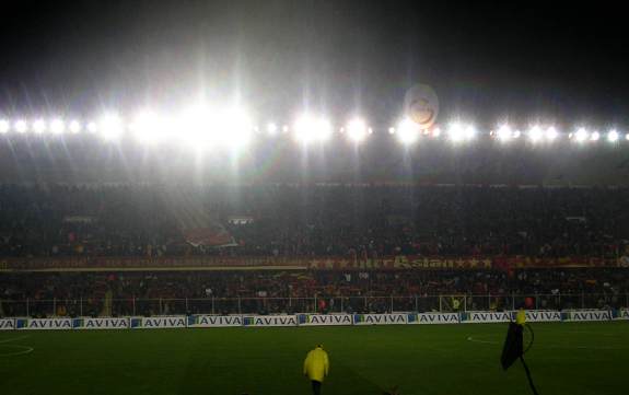 Ali Sami Yen Stadi - Gegenseite