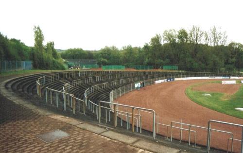 Hermann-Neuberger-Stadion - Blick in die Kurve